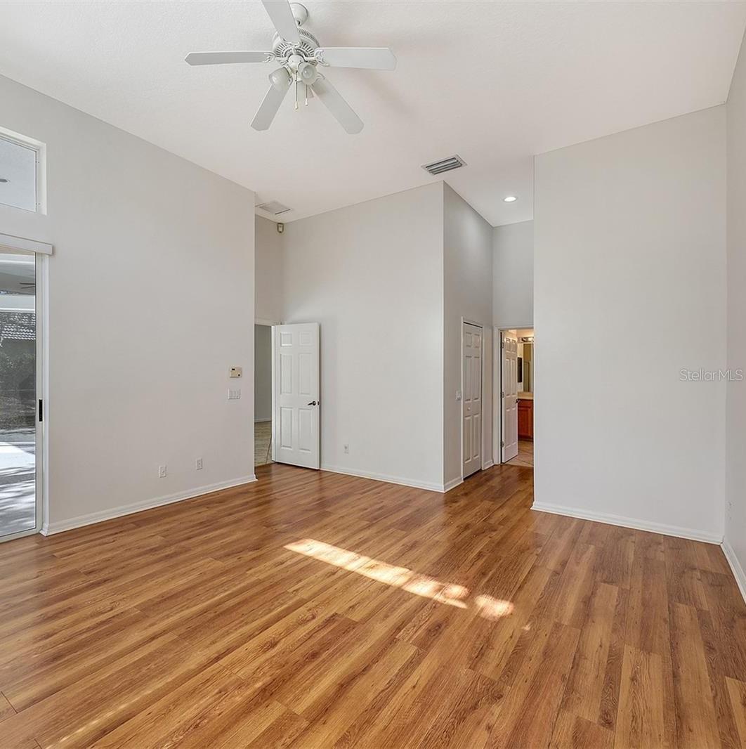 Image 13 of 23 For 6836 Bay Hill Drive