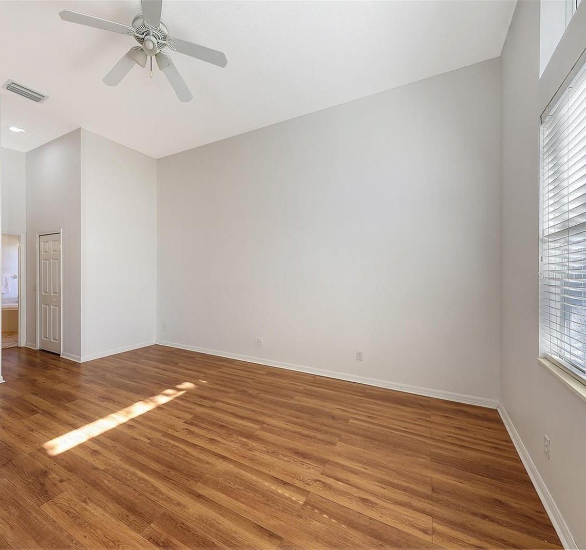 Image 14 of 23 For 6836 Bay Hill Drive