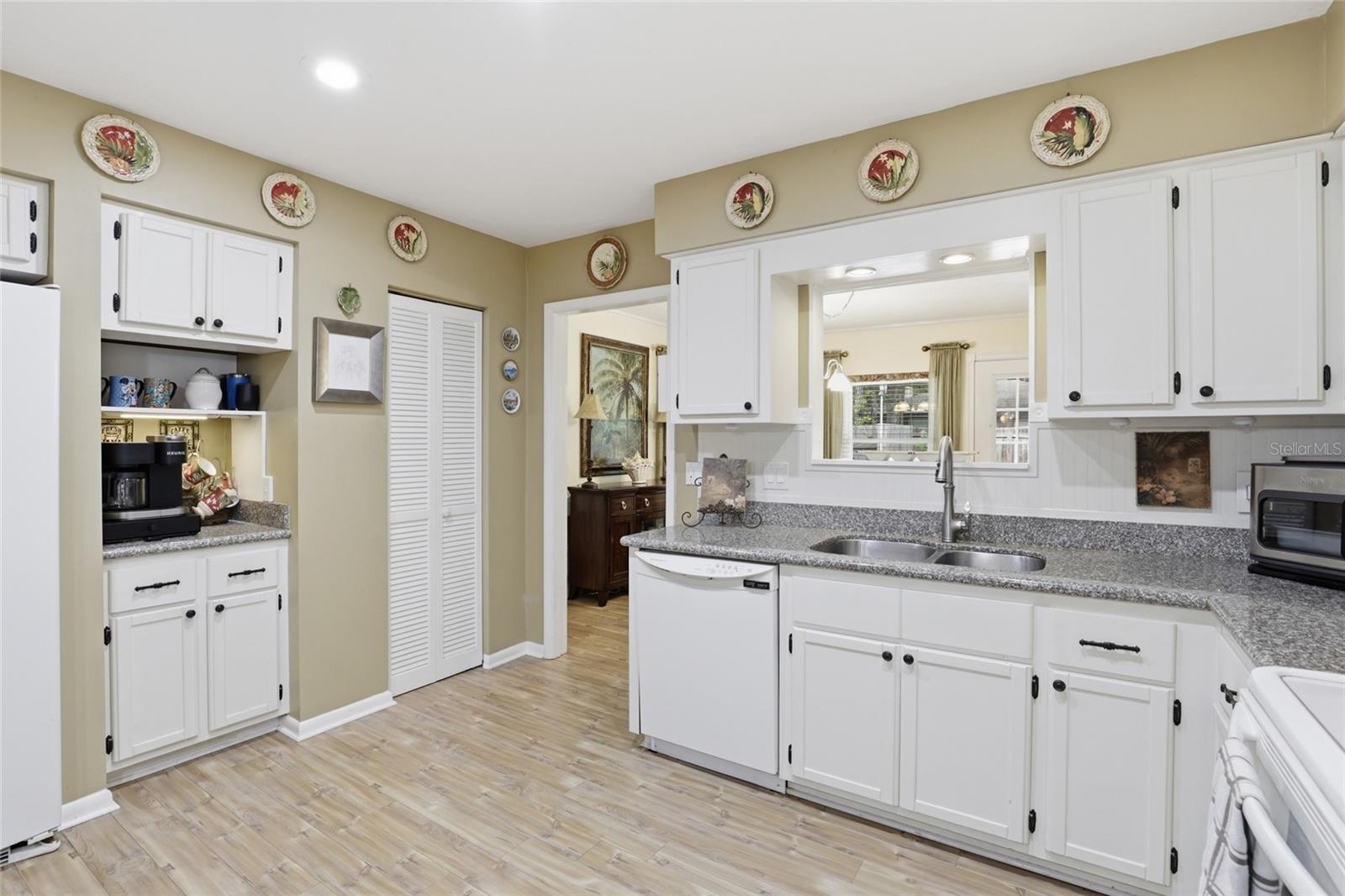 Image 4 of 46 For 710 77th Terrace