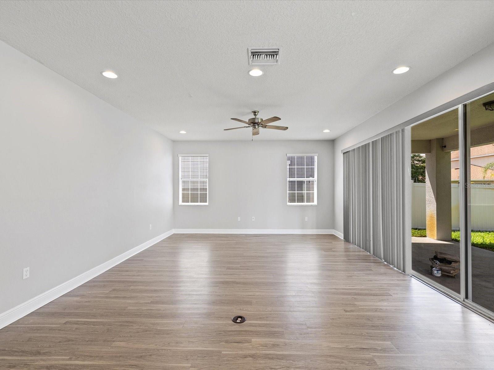 Image 6 of 51 For 7105 Park Tree Drive
