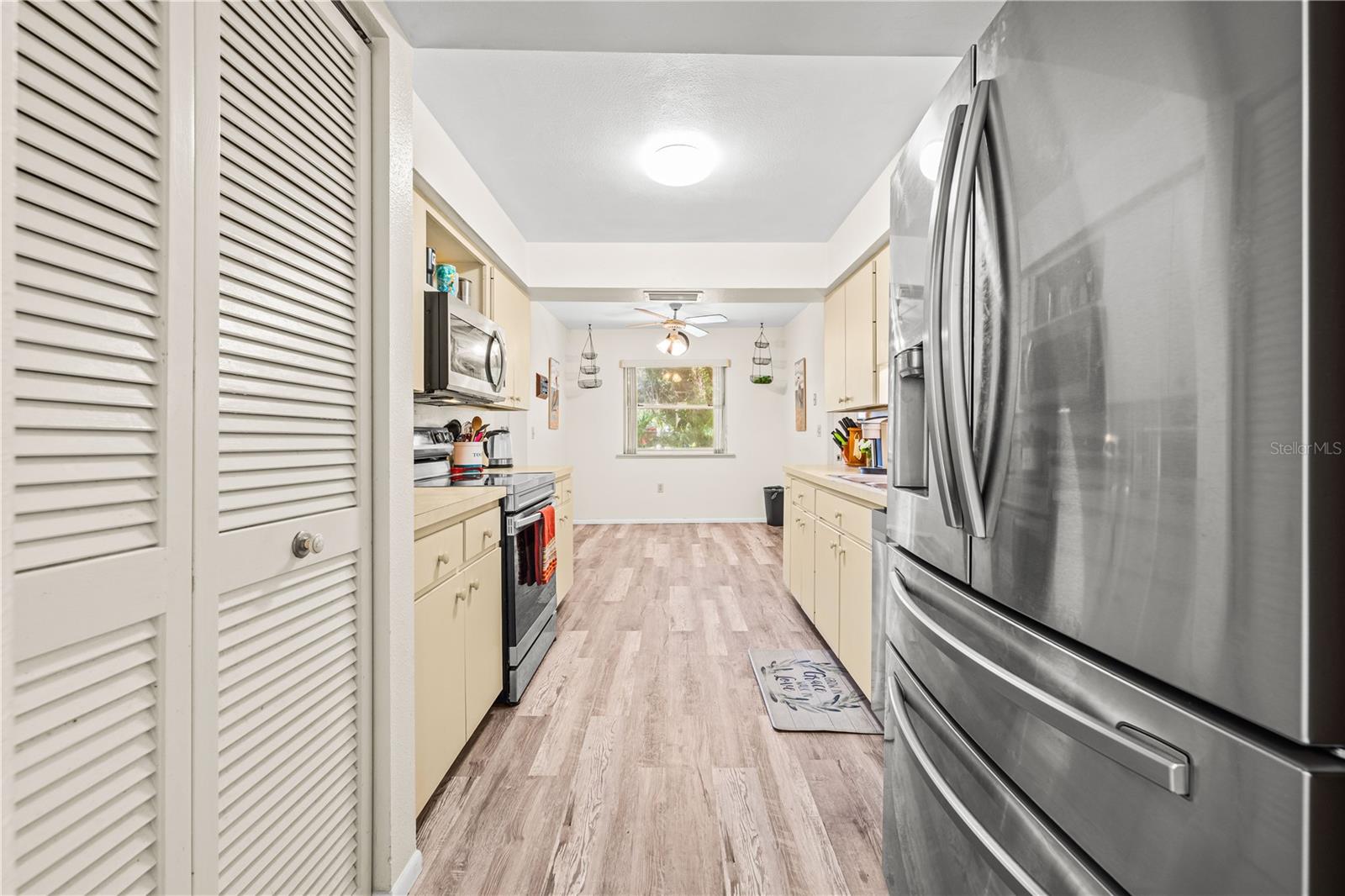 Image 15 of 57 For 4424 Meadow Creek Circle