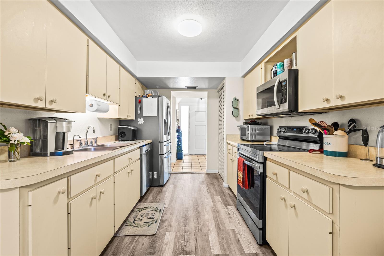 Image 16 of 57 For 4424 Meadow Creek Circle