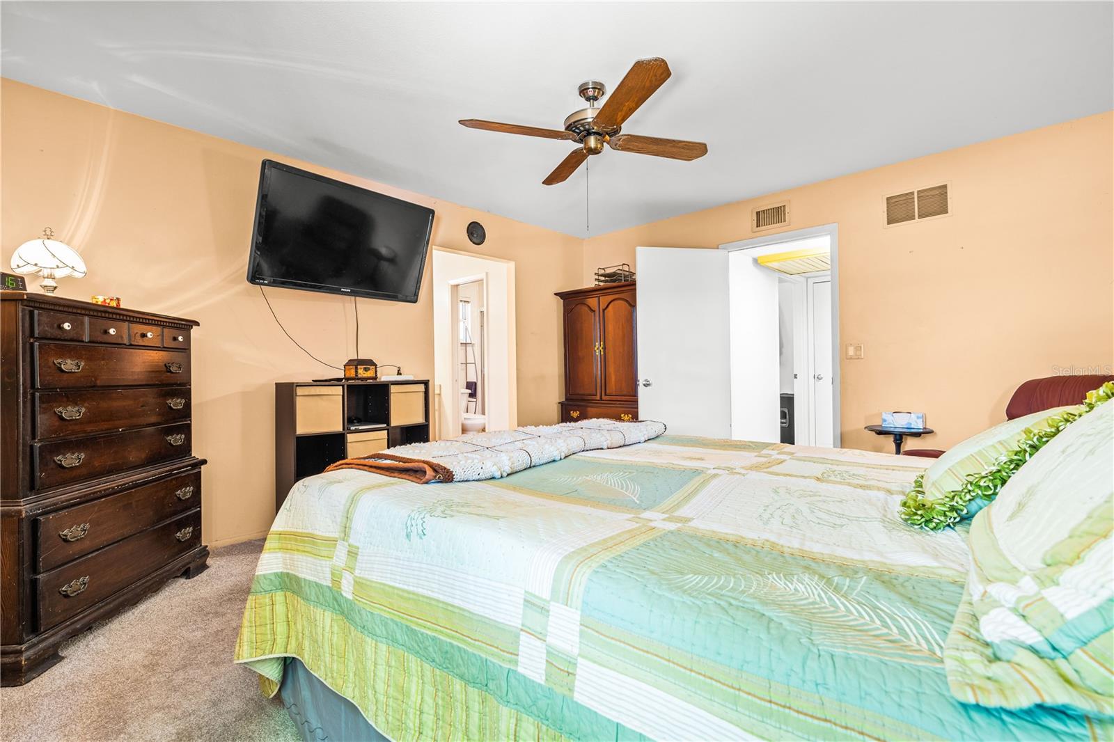 Image 22 of 57 For 4424 Meadow Creek Circle