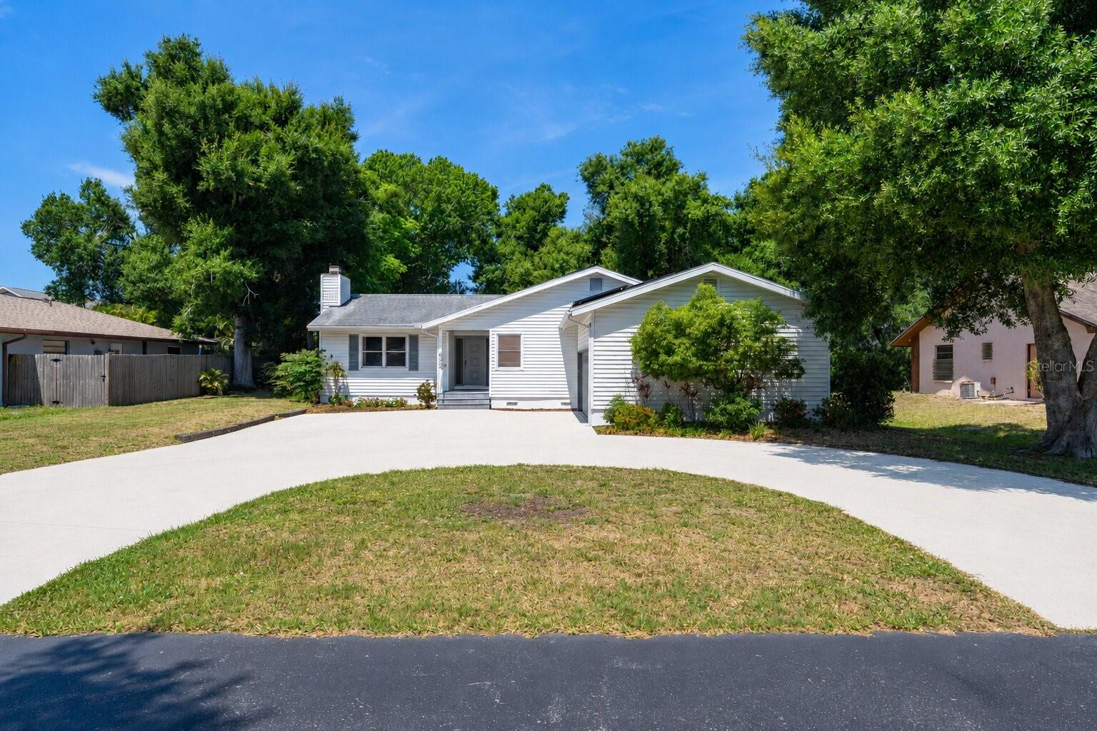 Image 3 of 57 For 4424 Meadow Creek Circle