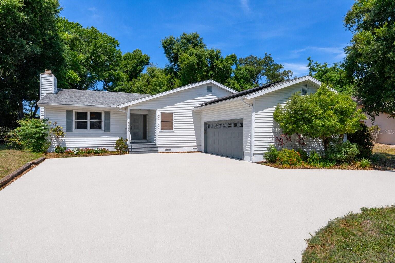 Image 5 of 57 For 4424 Meadow Creek Circle