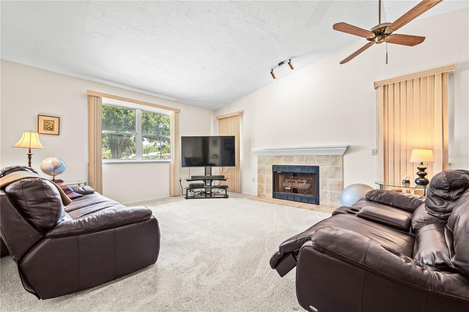 Image 9 of 57 For 4424 Meadow Creek Circle
