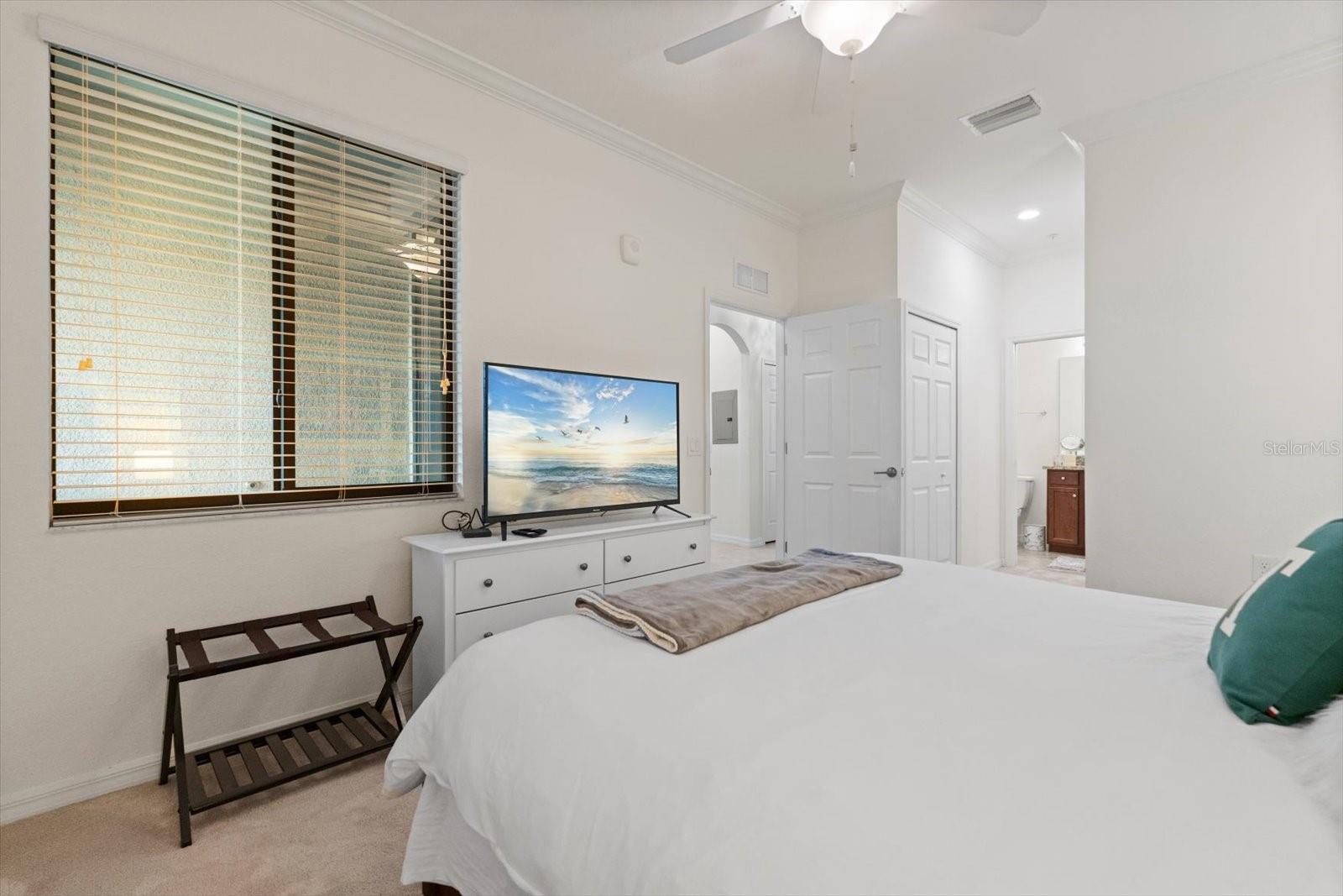 Image 12 of 30 For 16814 Vardon Terrace  405