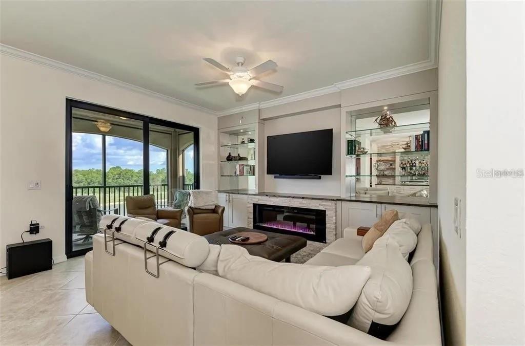 Image 4 of 30 For 16814 Vardon Terrace  405