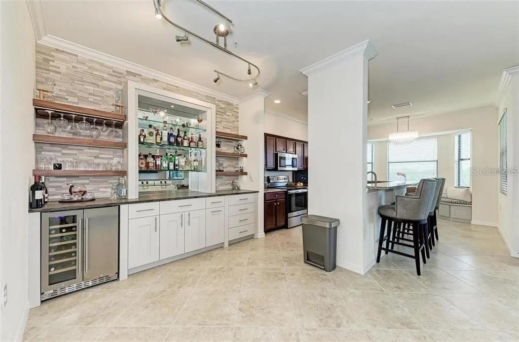 Image 6 of 30 For 16814 Vardon Terrace  405