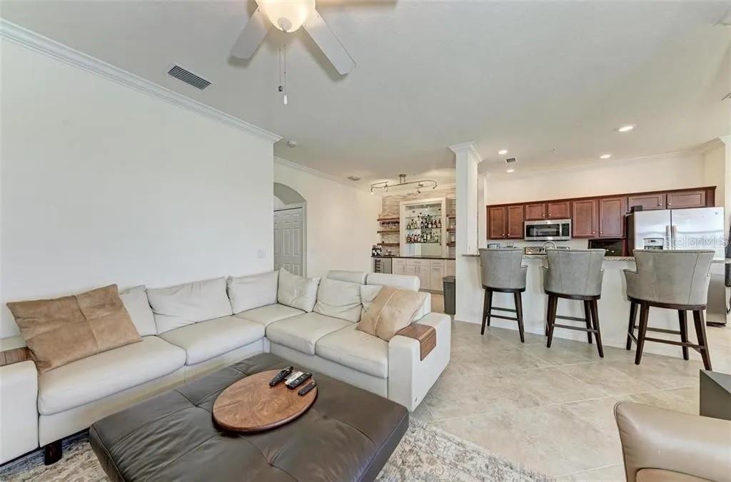 Image 7 of 30 For 16814 Vardon Terrace  405