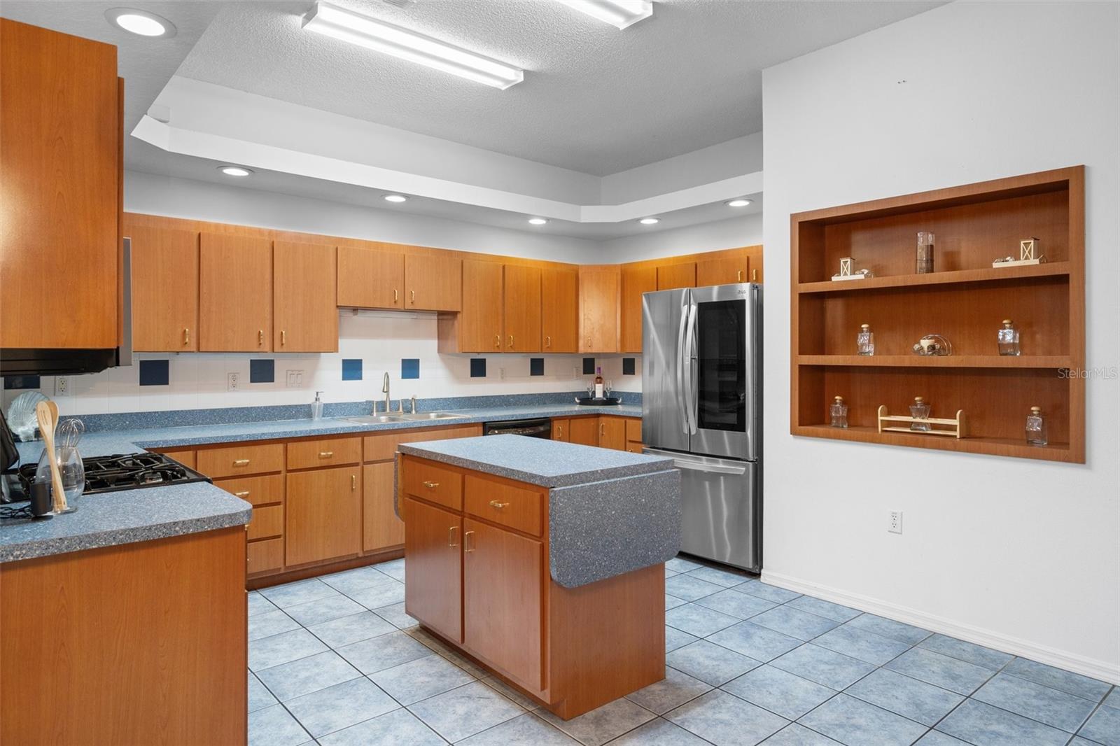Image 19 of 61 For 13496 S Oakview Avenue
