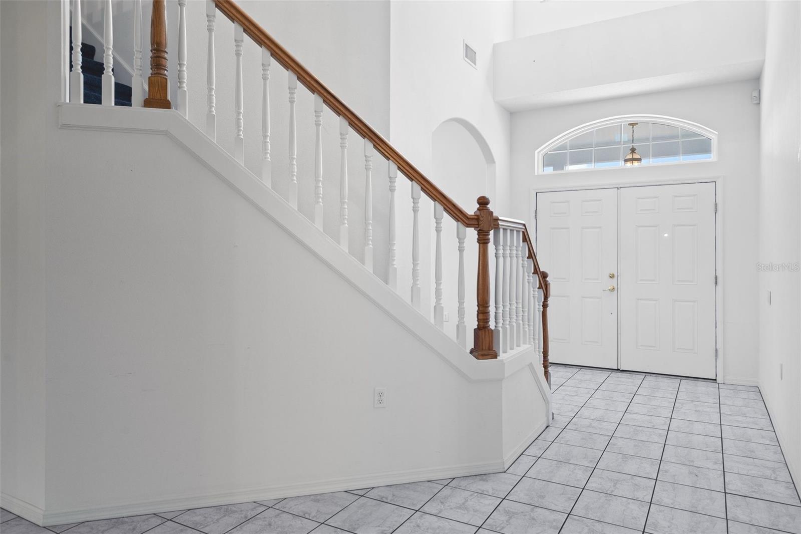 Image 9 of 61 For 13496 S Oakview Avenue