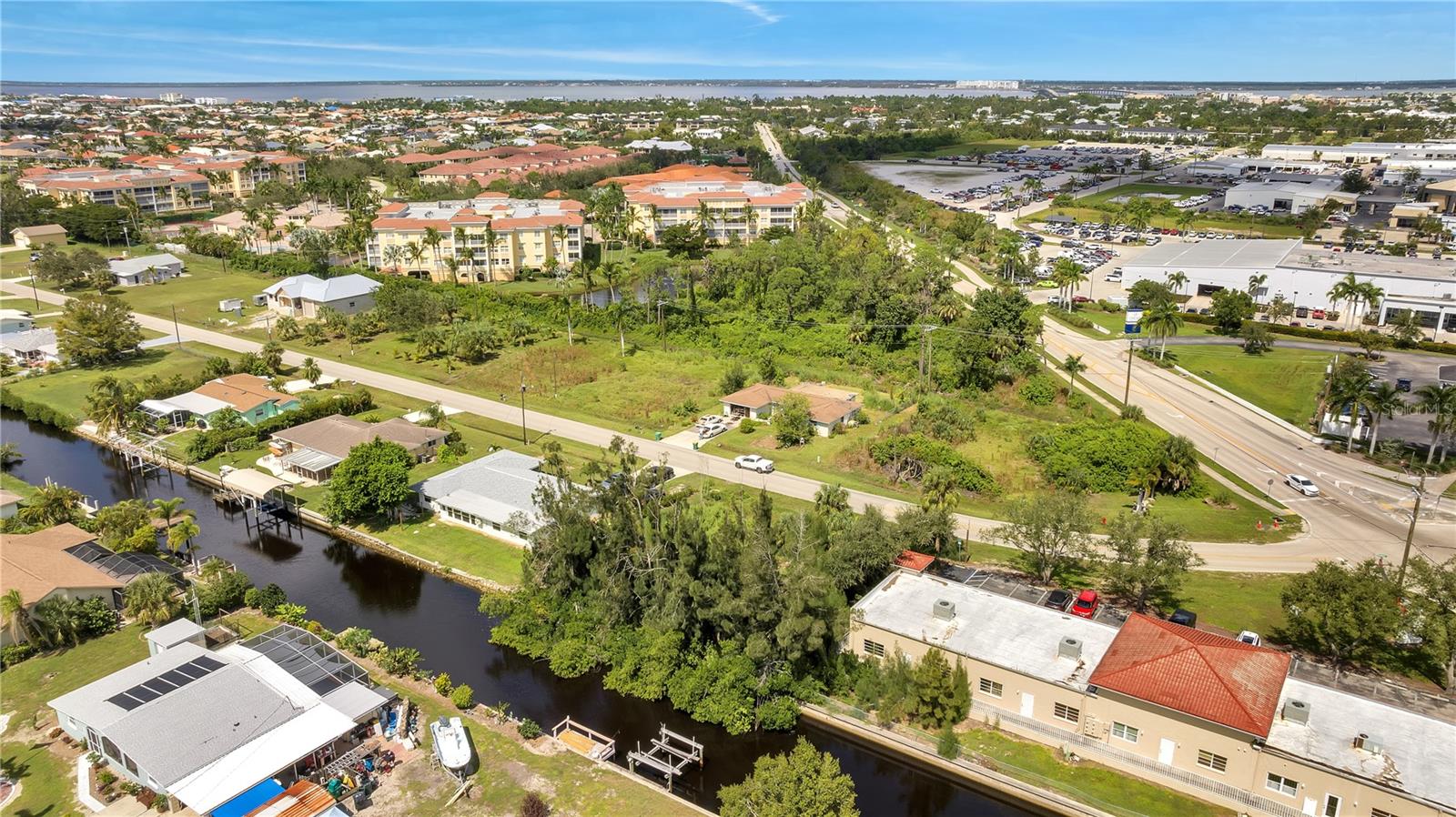 Image 6 of 7 For 215 Pompano Terrace