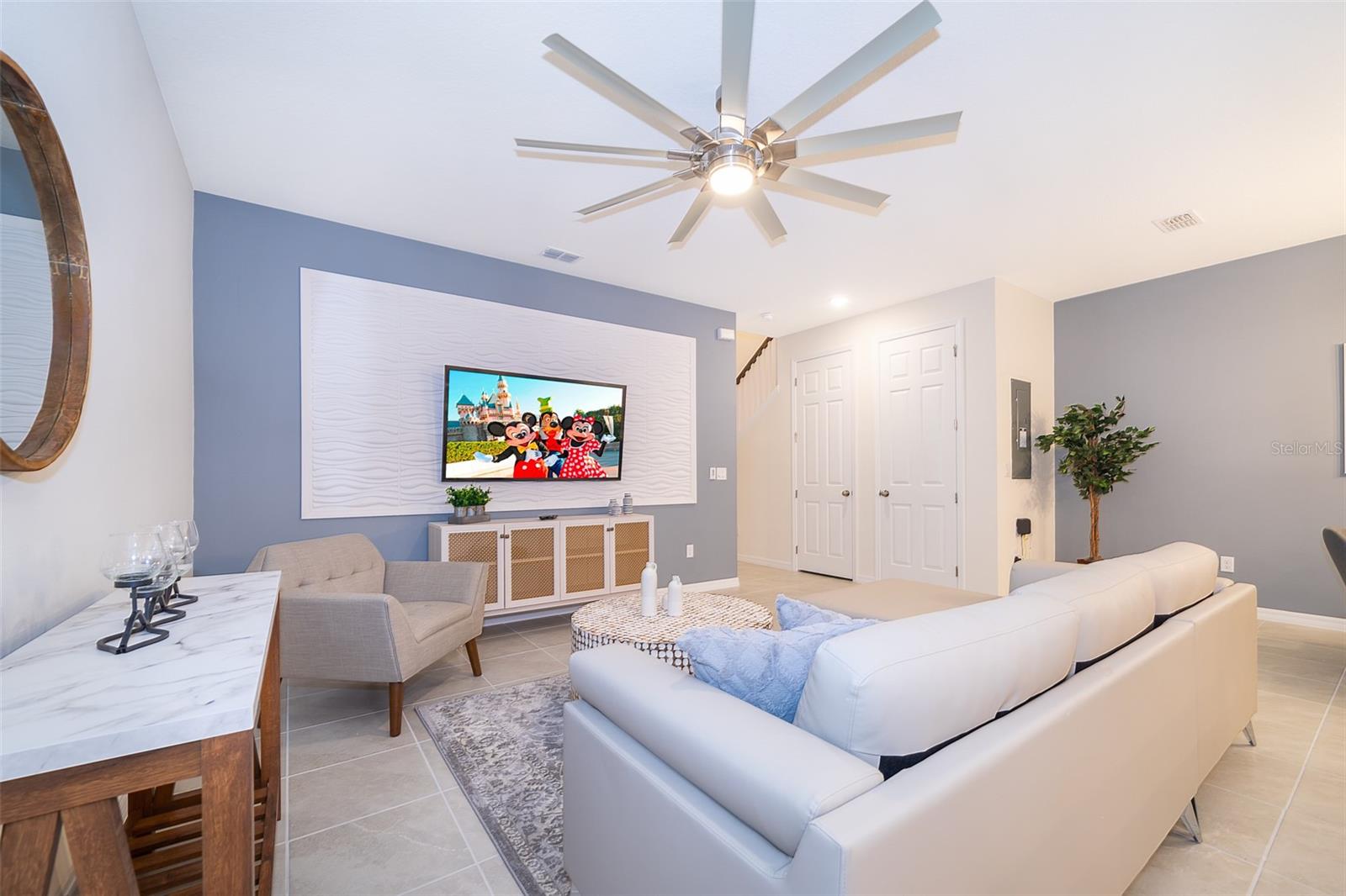 Image 15 of 27 For 1852 Tropical Palms Circle