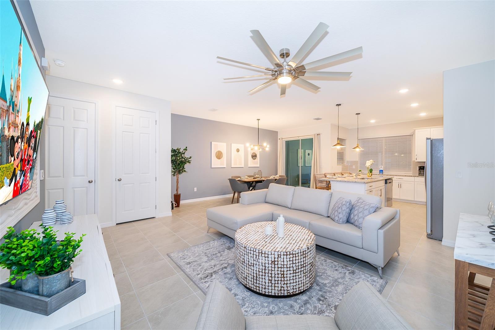 Image 2 of 27 For 1852 Tropical Palms Circle