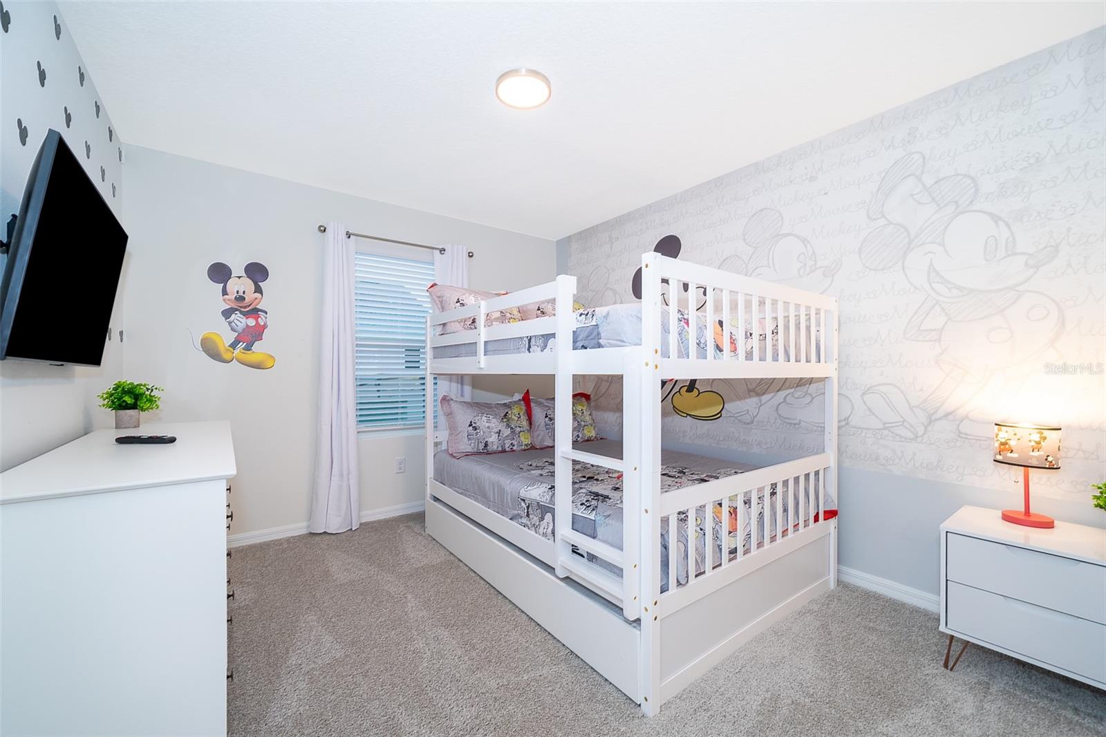 Image 6 of 27 For 1852 Tropical Palms Circle