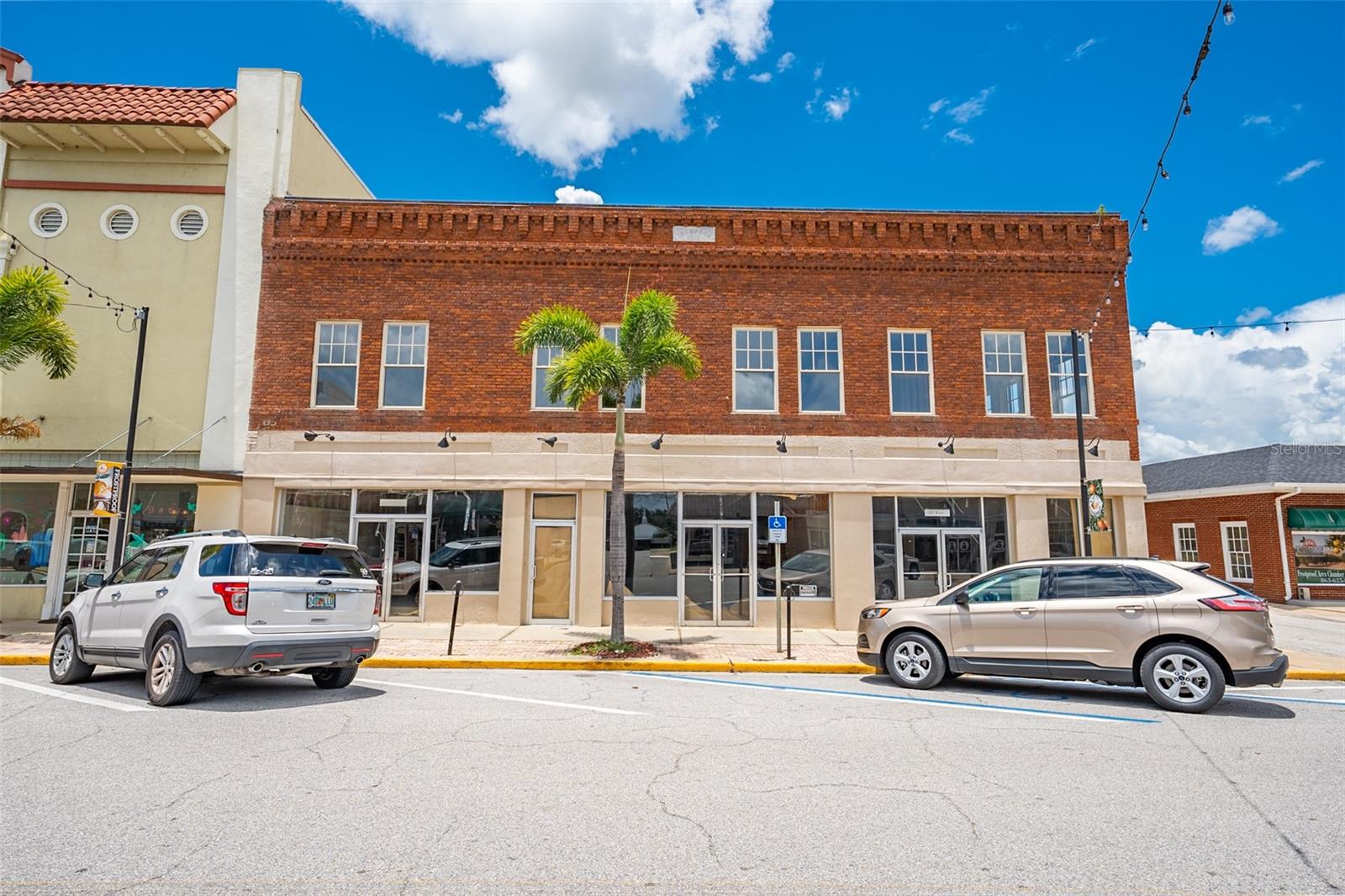 Details for 25 E Wall Street, FROSTPROOF, FL 33843