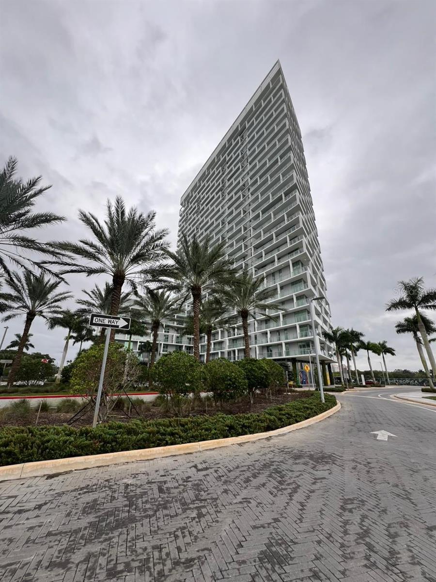 Image 7 of 10 For 2000 Metropica Way 2311