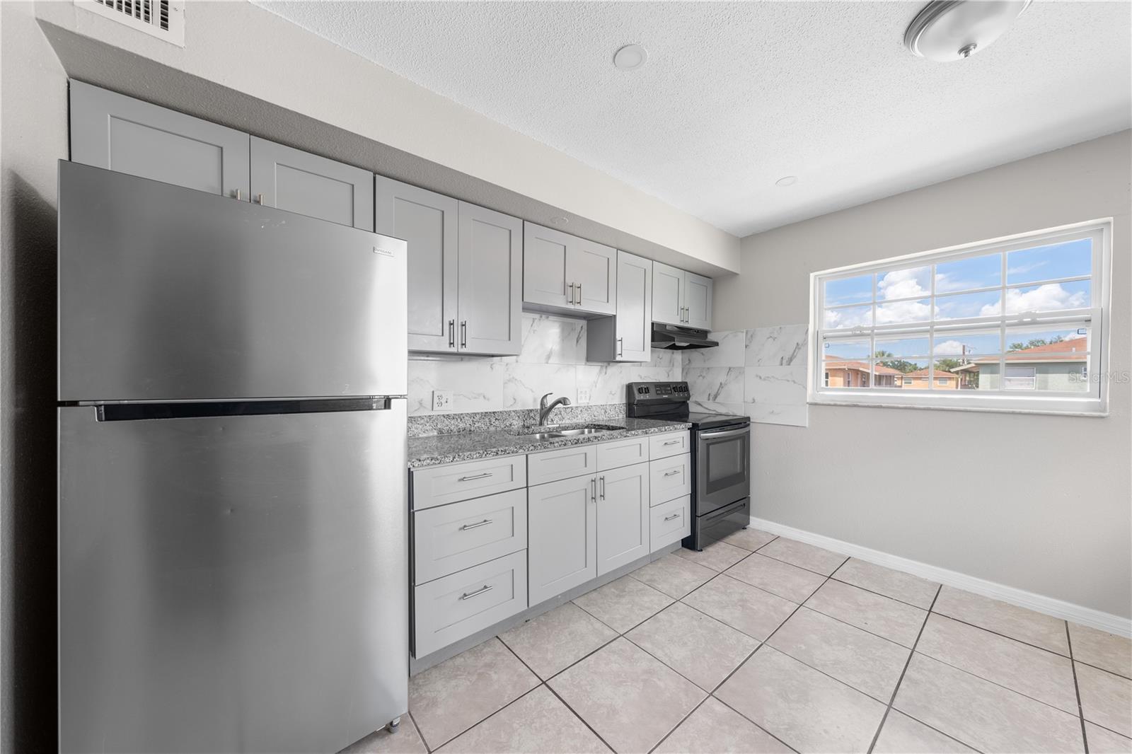 Image 3 of 11 For 732 Michigan Ct  3