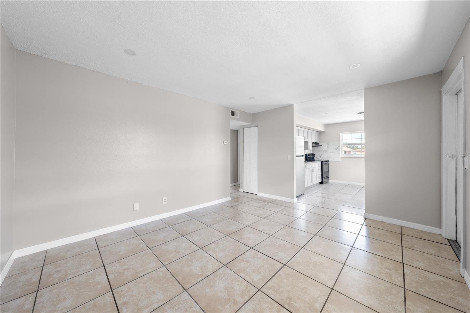 Image 5 of 11 For 732 Michigan Ct  3
