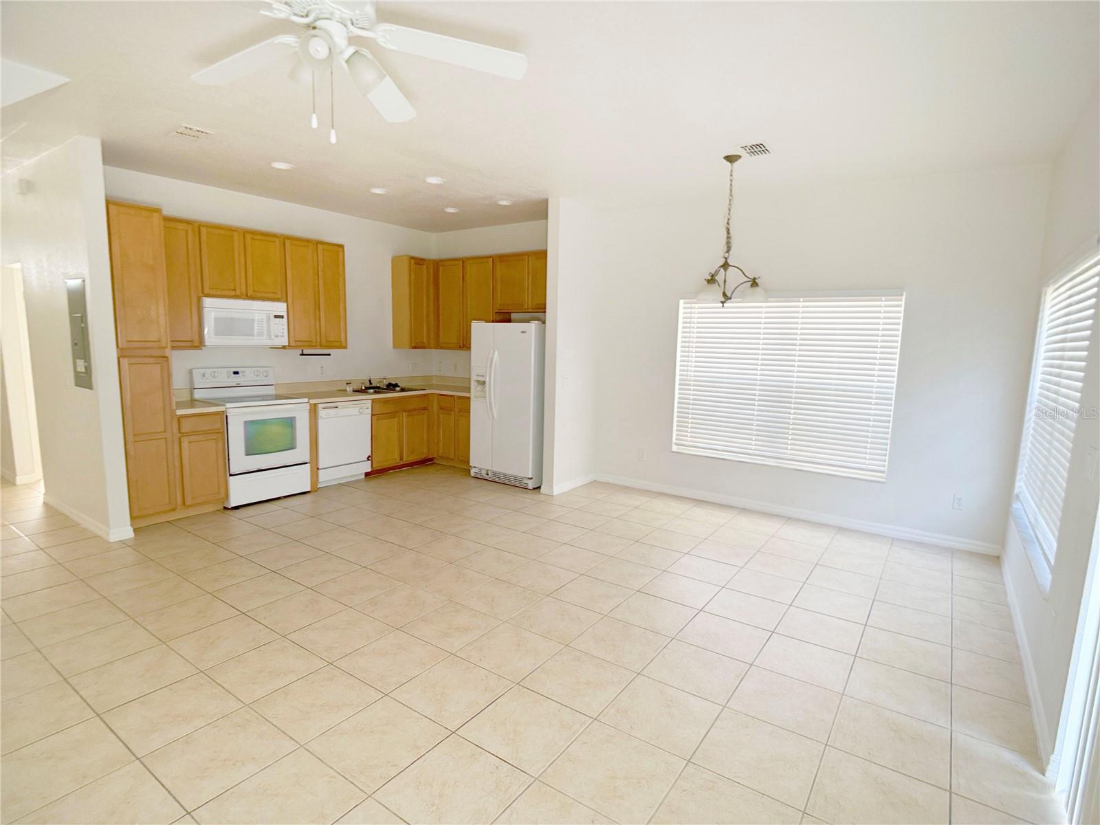 Image 3 of 20 For 2374 Caravelle Circle