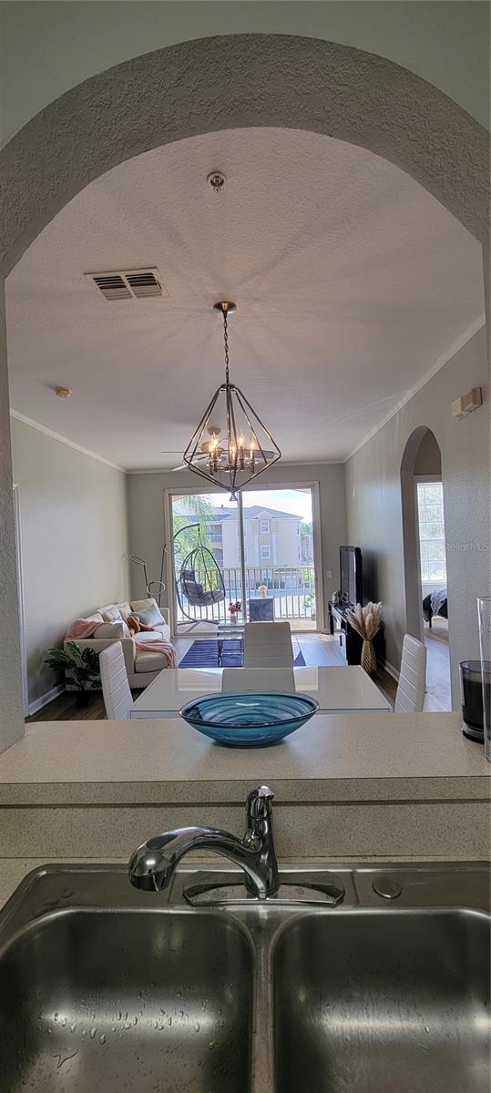 Image 19 of 25 For 2307 Butterfly Palm Way 201