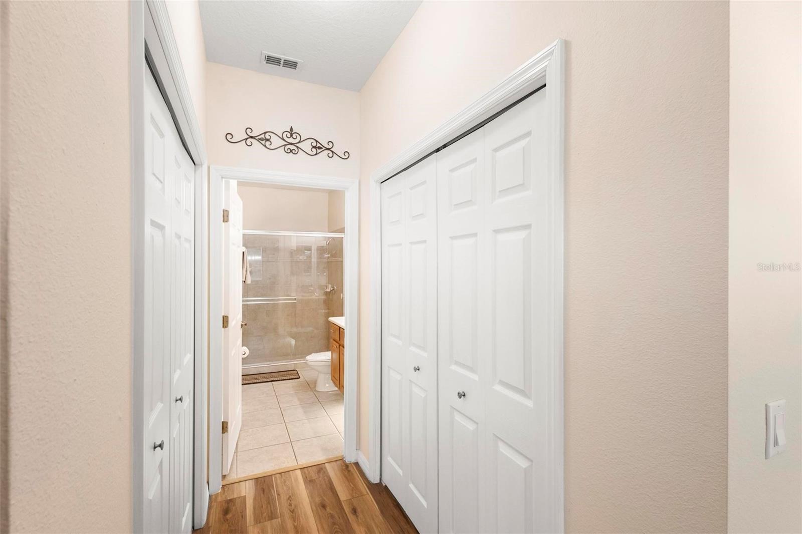 Image 17 of 46 For 2824 Oakwater Drive 2824