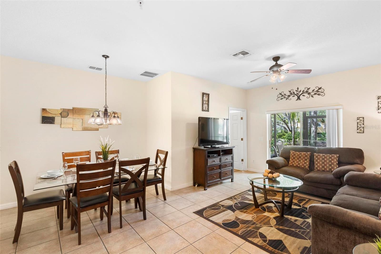 Image 4 of 46 For 2824 Oakwater Drive 2824