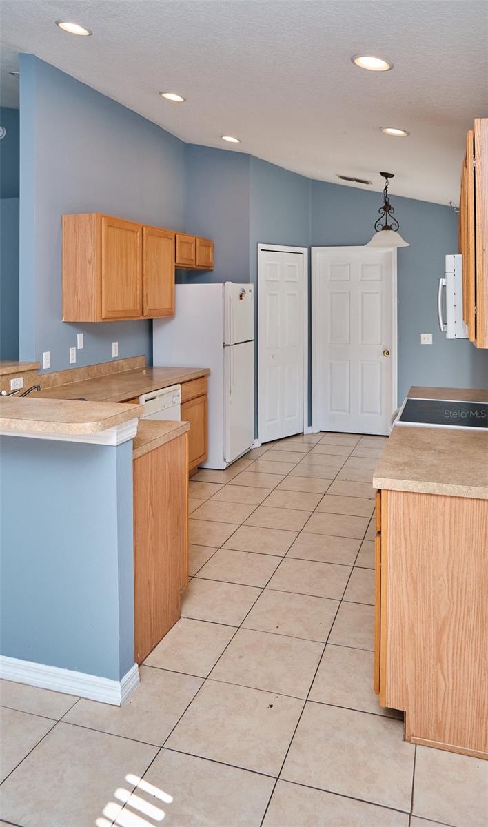 Image 14 of 38 For 2726 Randal Way