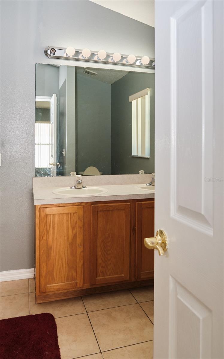 Image 18 of 38 For 2726 Randal Way