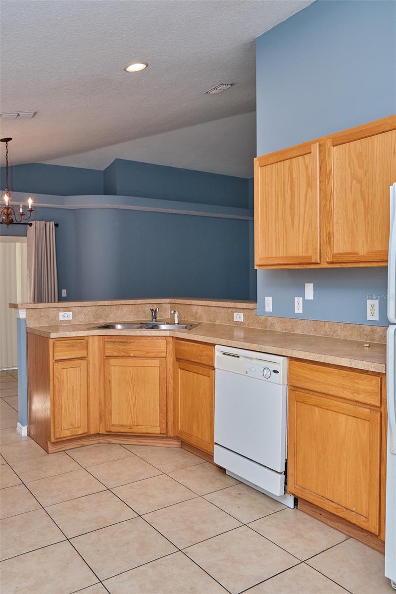Image 7 of 38 For 2726 Randal Way