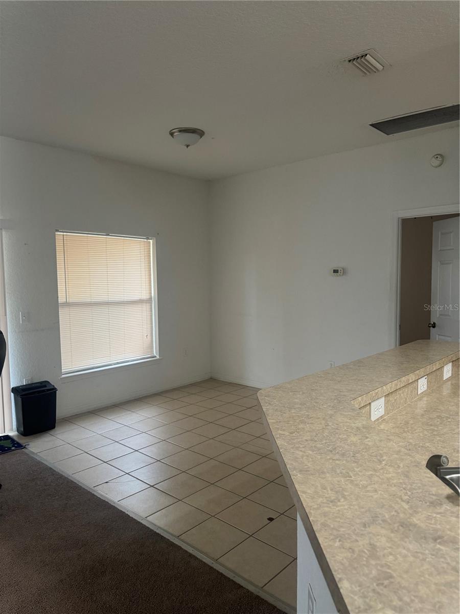 Image 6 of 17 For 913 Gascony Court