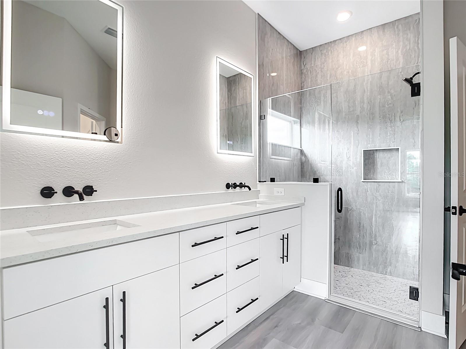 Image 33 of 59 For 13527 Ainsworth Lane