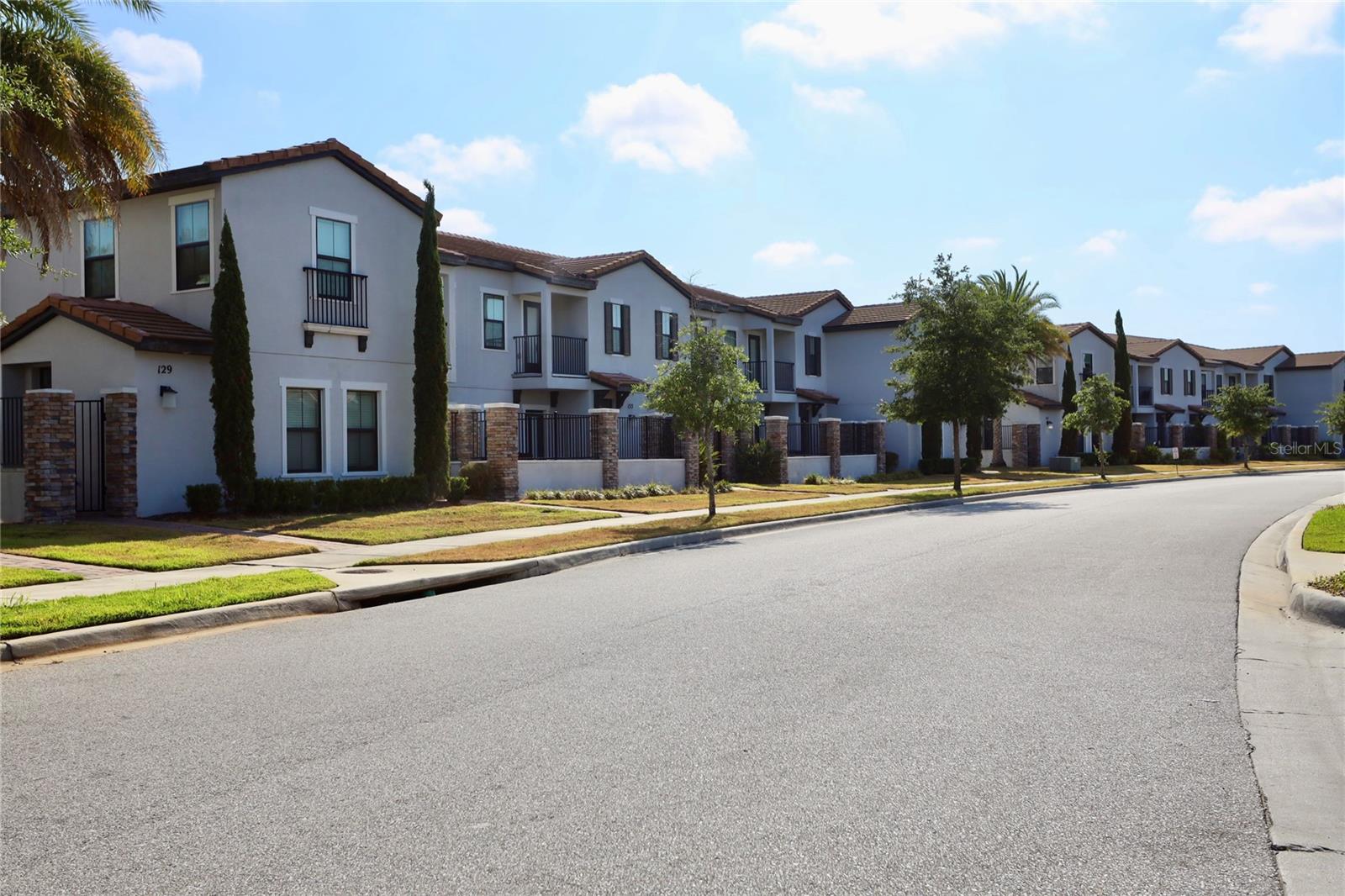Image 4 of 64 For 121 Kenny Boulevard