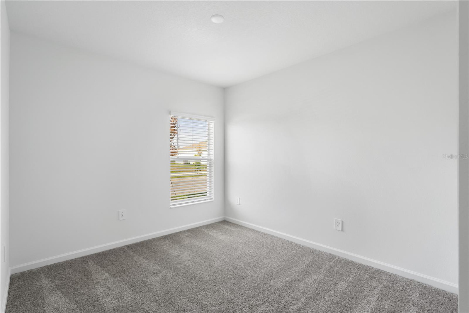 Image 27 of 32 For 4980 Worchester Drive