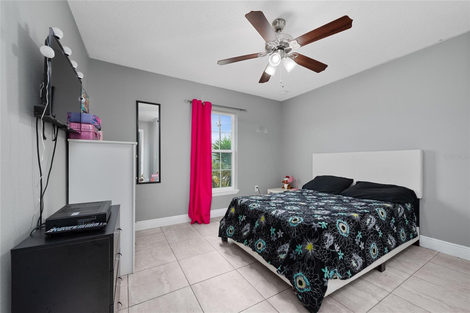 Image 11 of 39 For 340 Elderberry Court