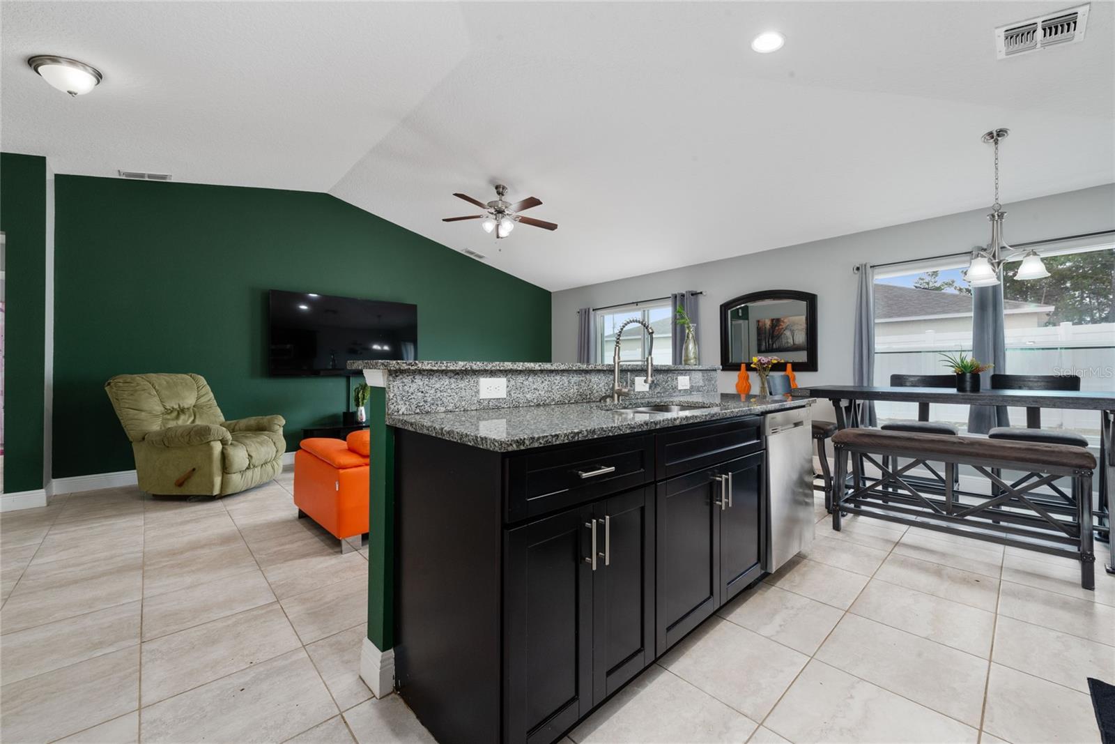 Image 6 of 39 For 340 Elderberry Court