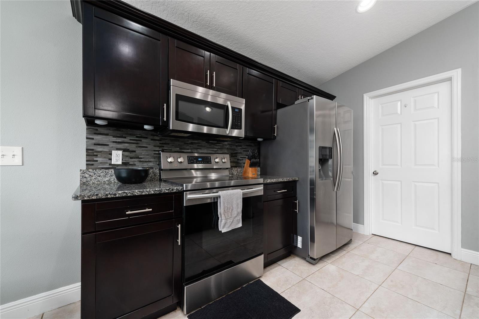 Image 8 of 39 For 340 Elderberry Court