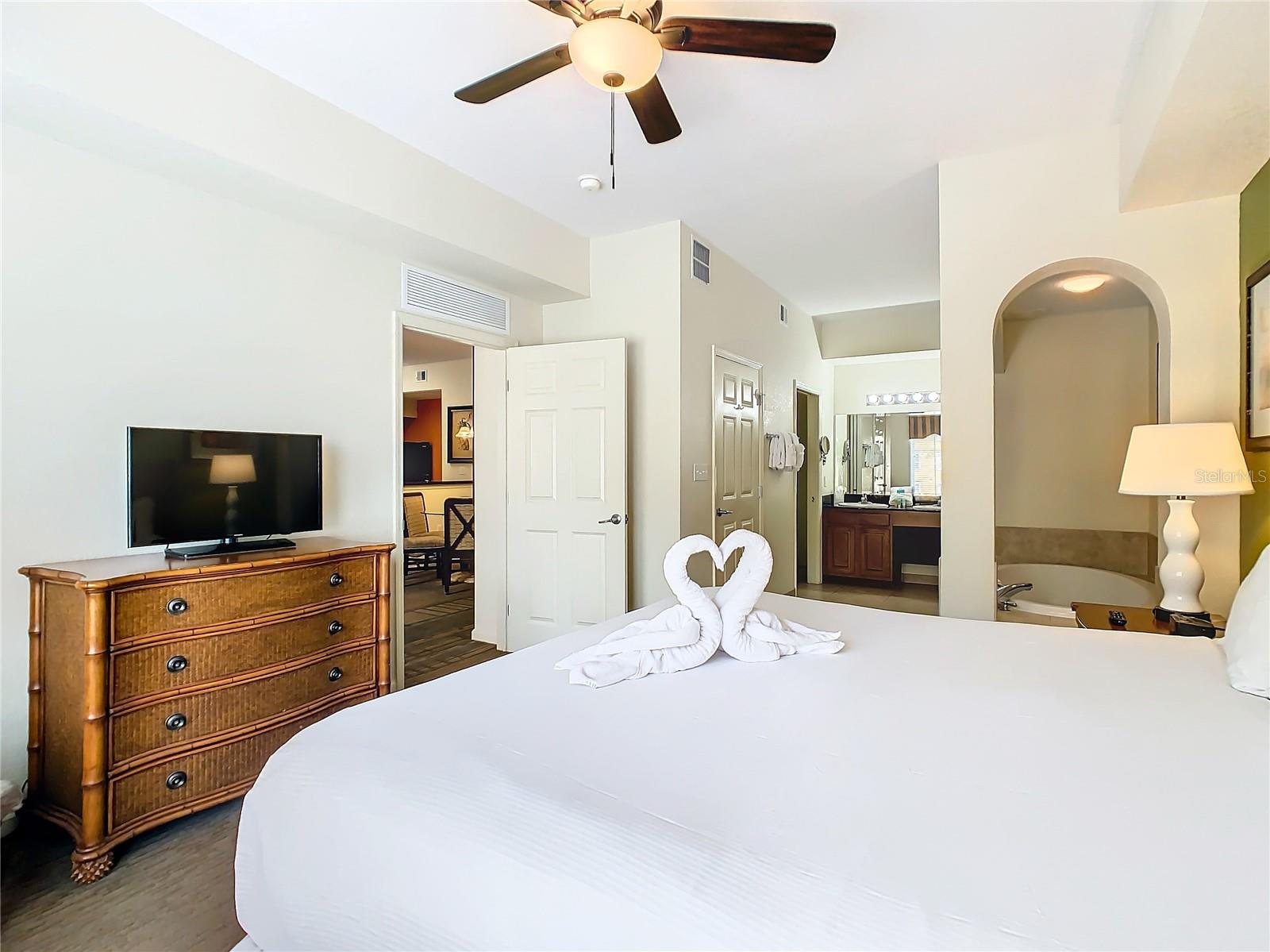 Image 31 of 54 For 8125 Resort Village Drive 51104