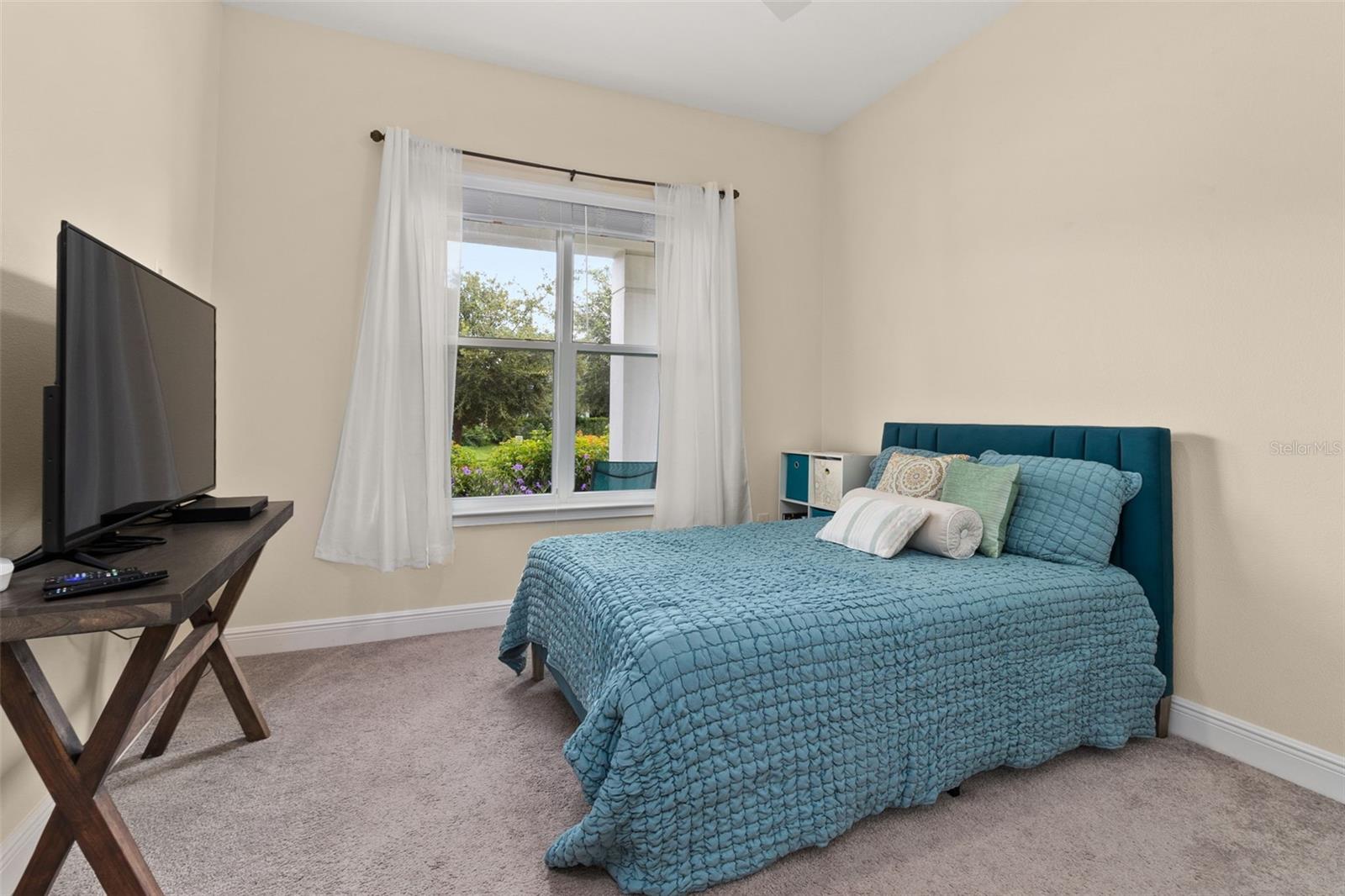 Image 11 of 84 For 5012 Fountainwood Drive