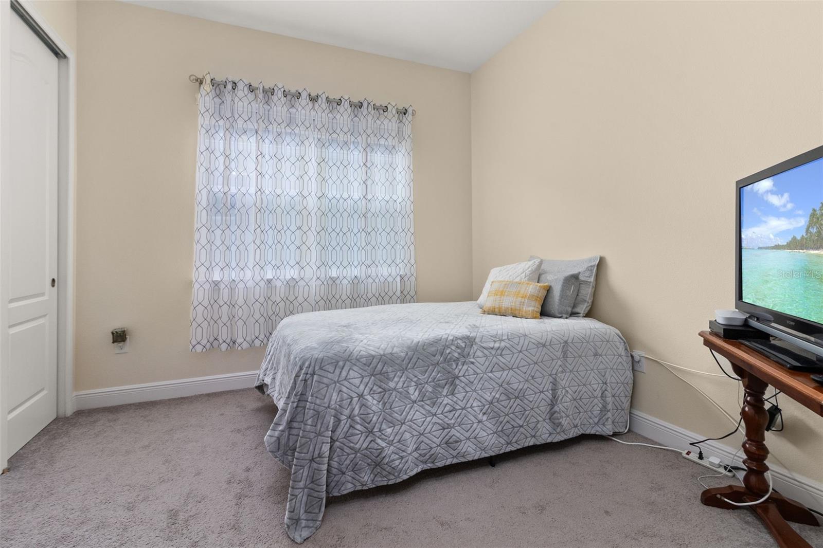Image 16 of 84 For 5012 Fountainwood Drive