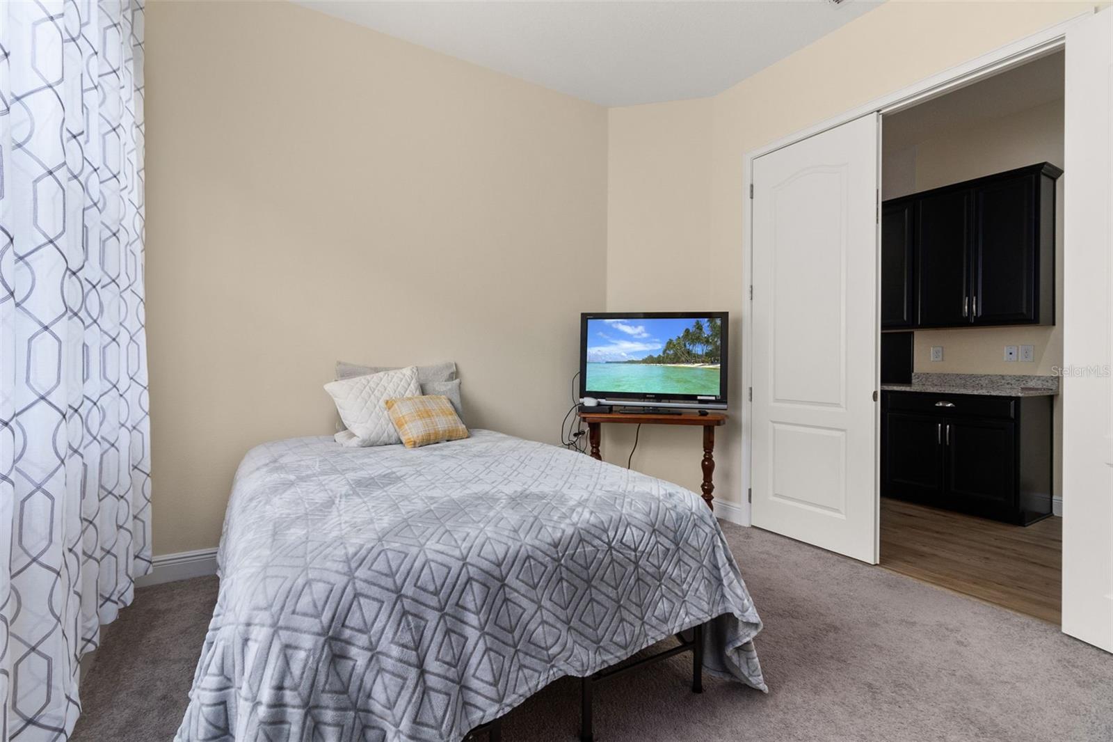 Image 18 of 84 For 5012 Fountainwood Drive