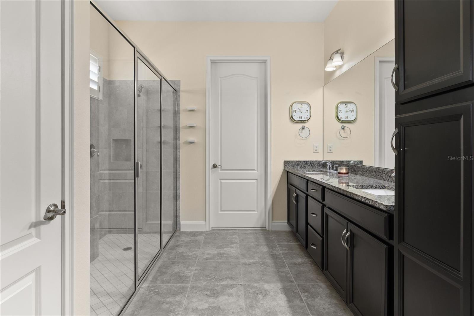 Image 41 of 84 For 5012 Fountainwood Drive