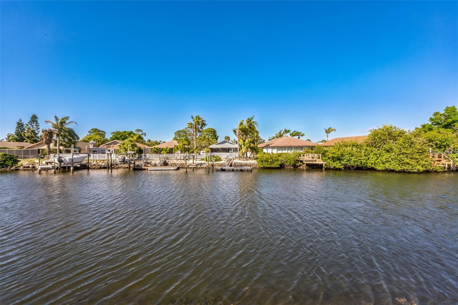 Listing photo id 27 for 4555 Marine Parkway 202