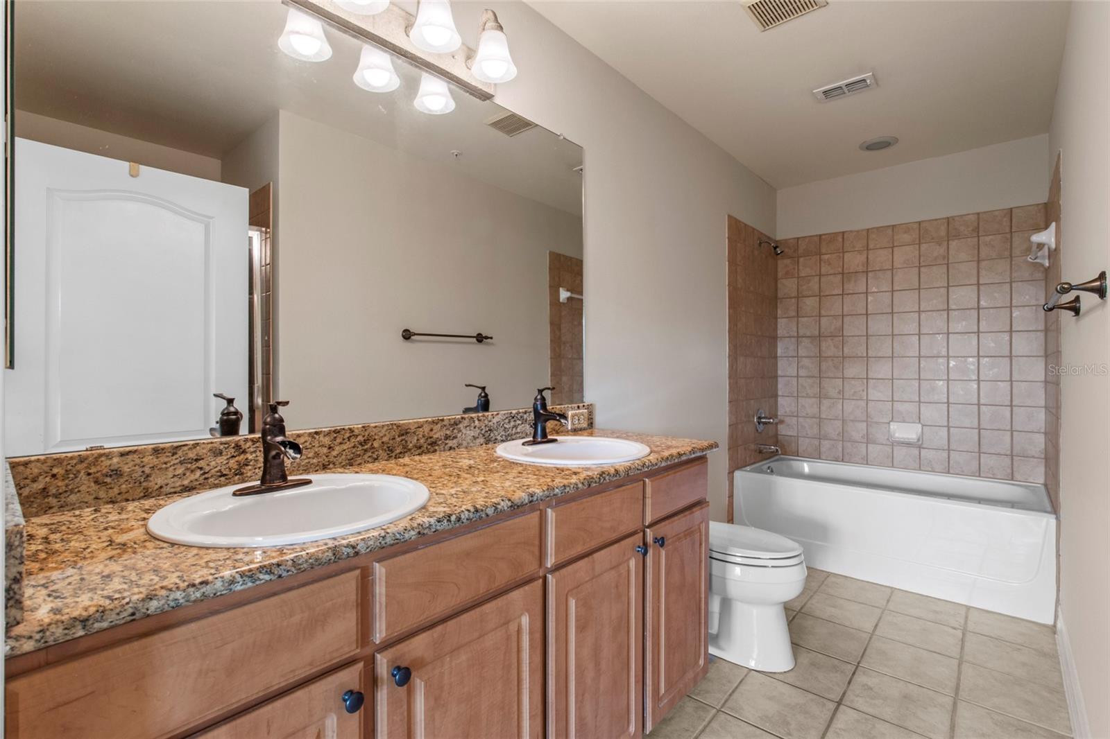 Image 16 of 40 For 501 Mirasol Cir  424