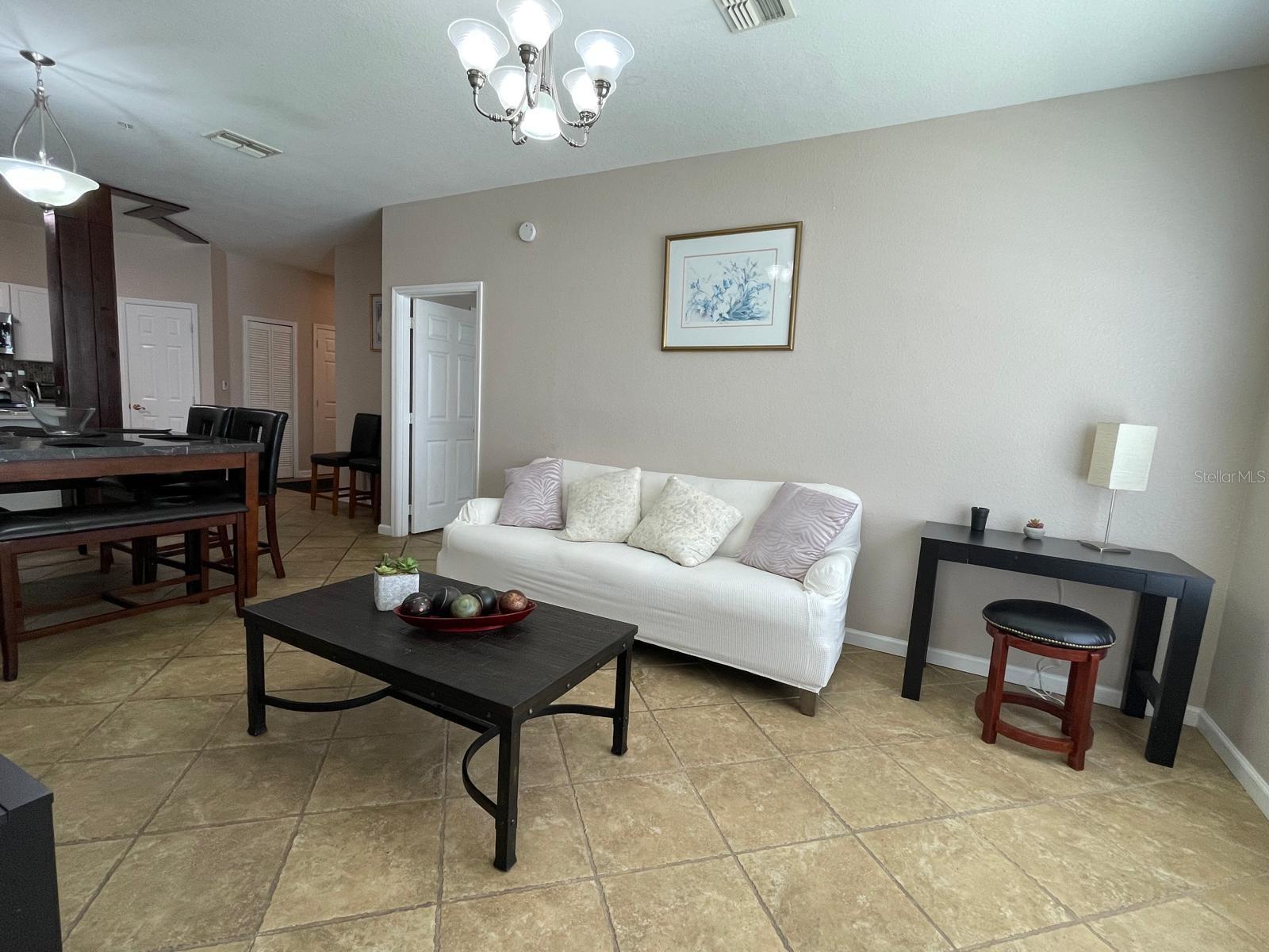 Image 9 of 21 For 8101 Coconut Palm Way 101