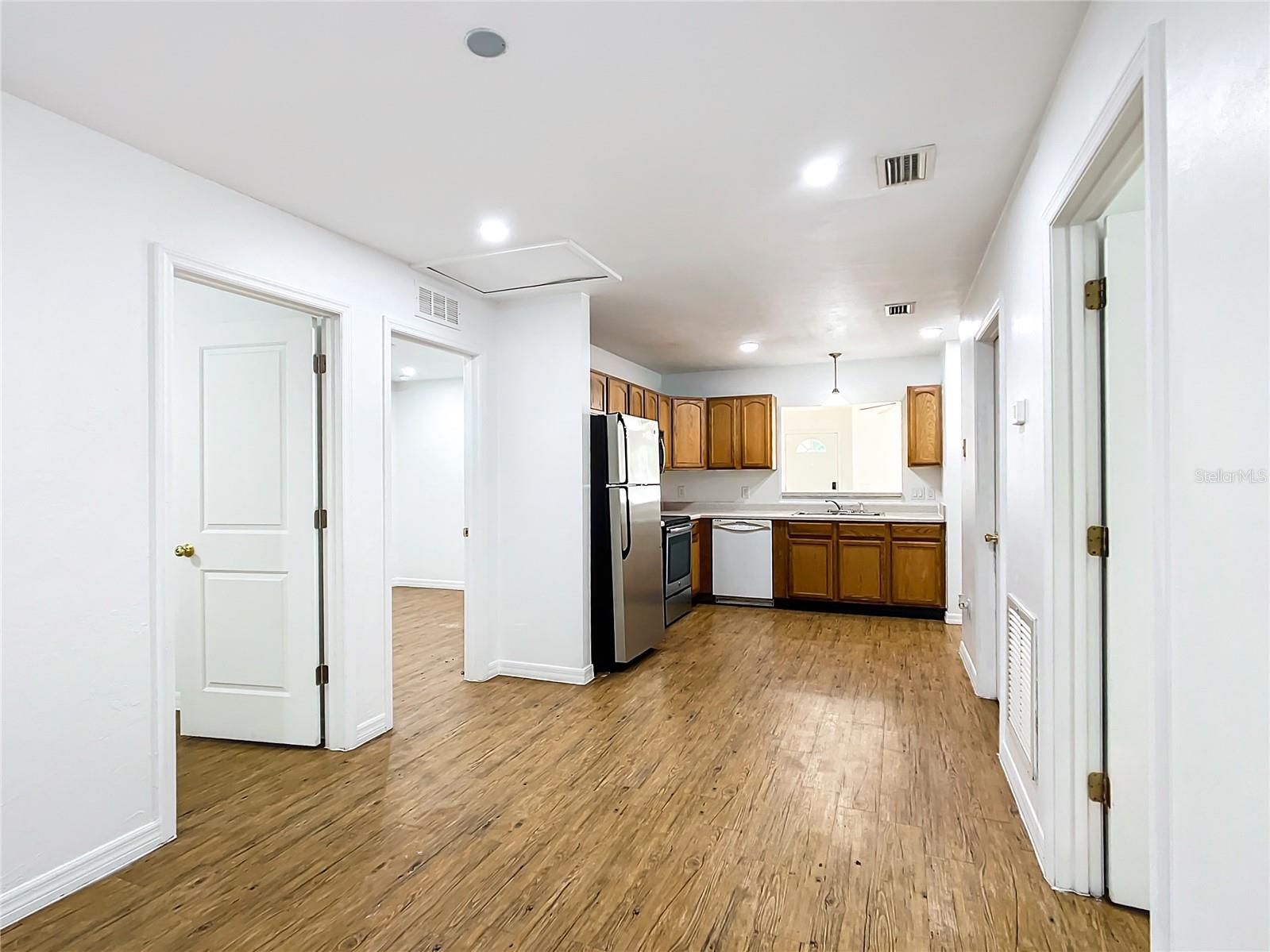 Image 33 of 51 For 908 19th Terrace