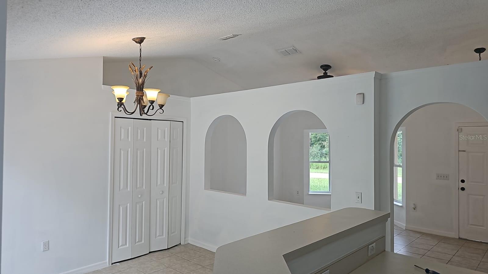 Listing photo id 14 for 8284 Santo Drive