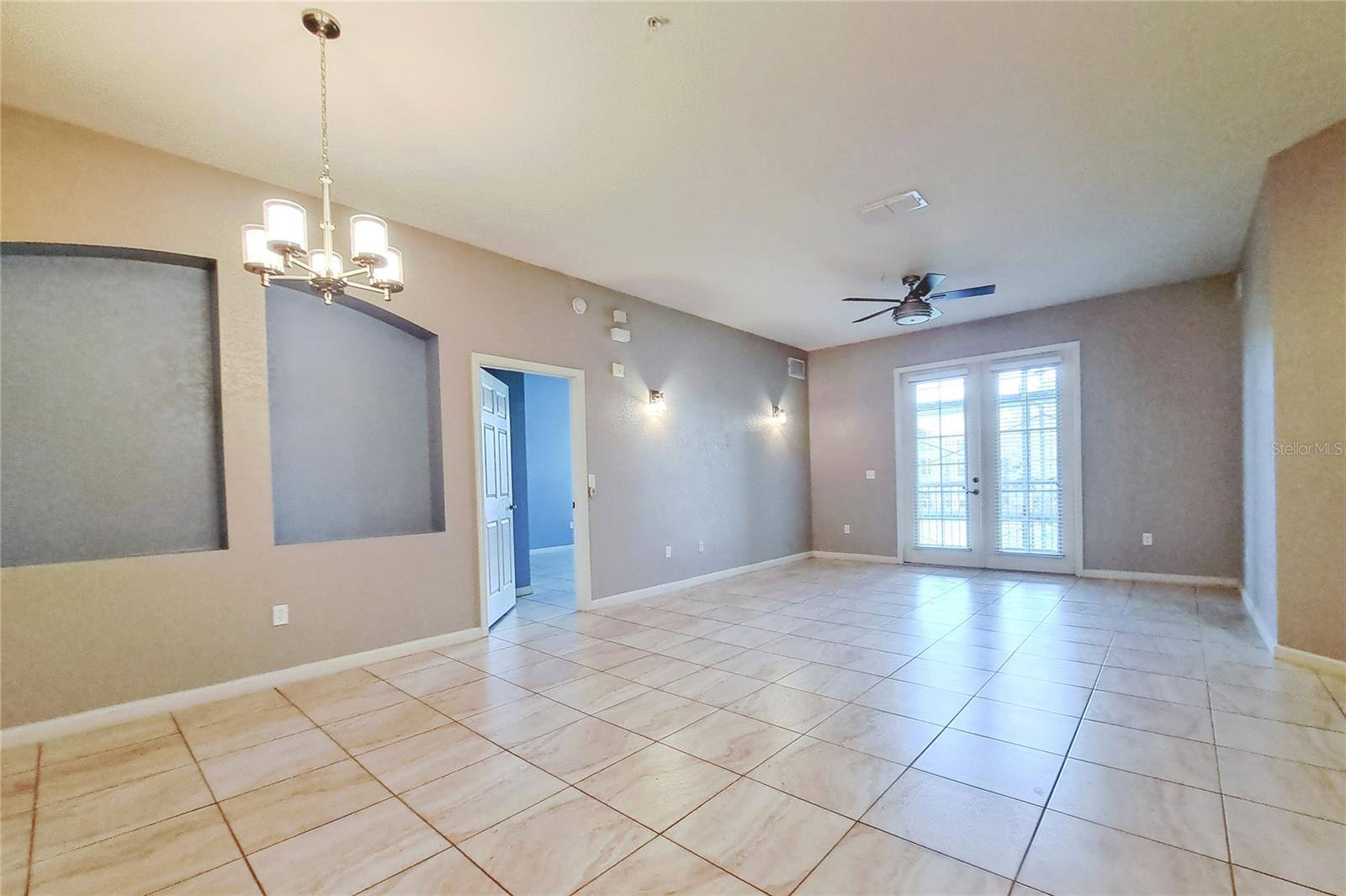 Image 11 of 21 For 3321 Whitestone Cir  204