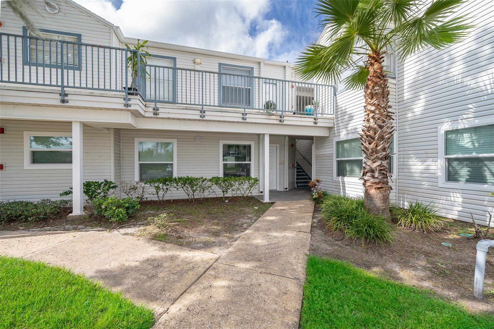 Image 4 of 20 For 2532 Woodgate Boulevard 105